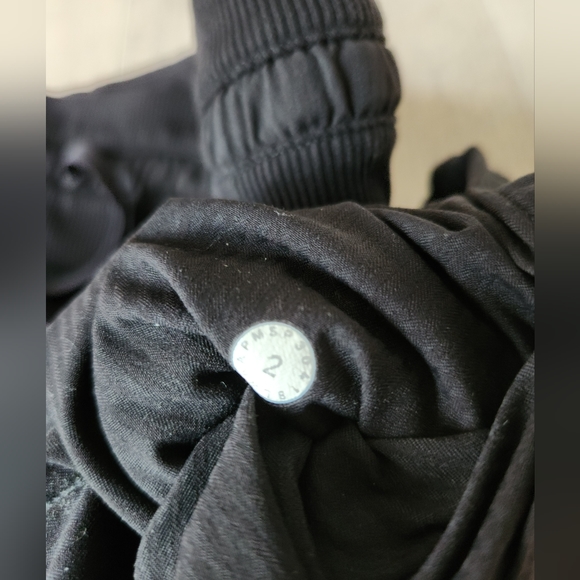 Lululemon dance studio crop size 2 black - Picture 9 of 14